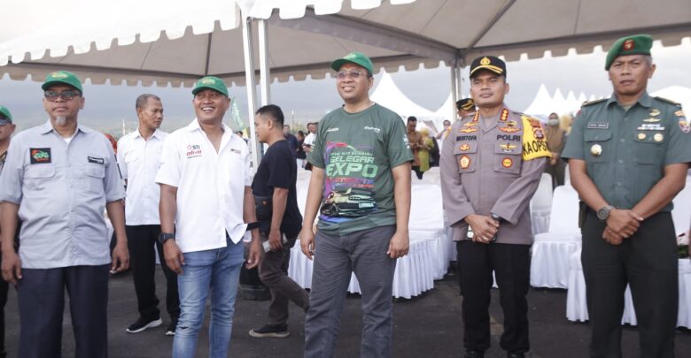 Gubernur NTB Membuka Bazaar Expo Otomotif, Umrah dan UMKM