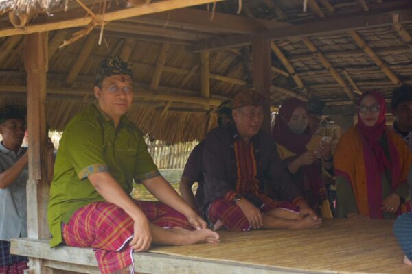 Prosesi Maulid Adat Bayan, Lombol Utara Dihadiri Gubernur NTB