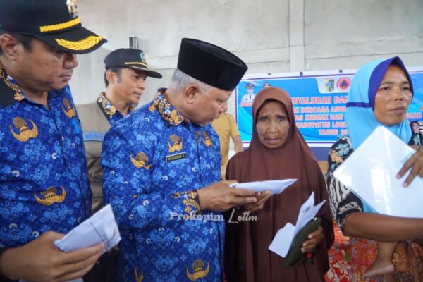 Penyaluran Bantuan Dampak Bencana Puting Beliung Oleh Bupati Lotim