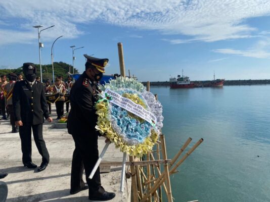 Komandan Kodim 1615/Lotim Sebagai Inspektur di Upacara Peringatan Hari Pahlawan ke-77