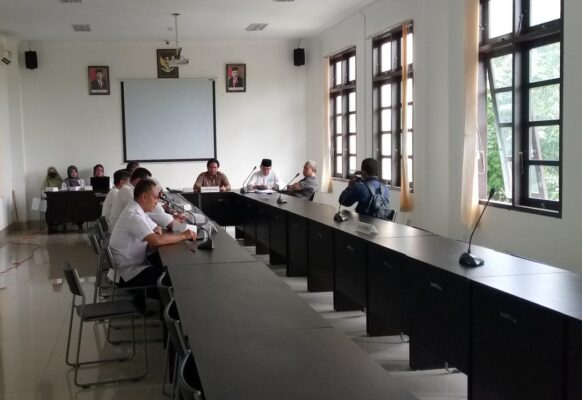 Ketua Komisi II Sayangkan Kadis Dikbud Lotim Tidak Hadir dalam Rapat Bersama