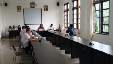 Ketua Komisi II Sayangkan Kadis Dikbud Lotim Tidak Hadir dalam Rapat Bersama
