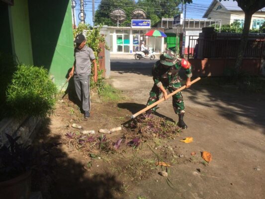 Sambut Bulan Ramadhan Babinsa Midang Steril Desa dari Sampah