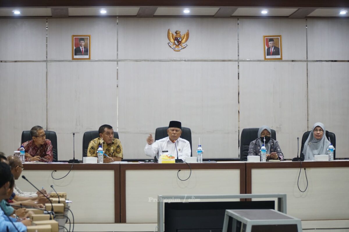 Bupati Lotim Ingatkan Jajarannya Agar Mencermati Capaian PAD