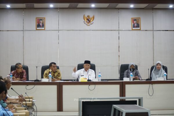 Bupati Lotim Ingatkan Jajarannya Agar Mencermati Capaian PAD