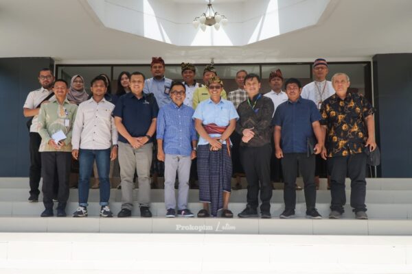 Sekda Lotim menerima Tim dari PT. Sarana Multi Infrastruktur
