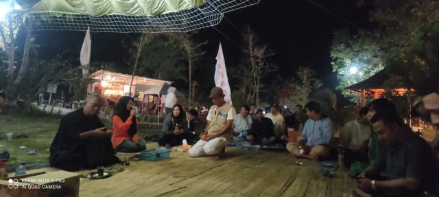 Tourism Camp 'Pelagak Lekong Belah' di Gua Lawar Lebah Sempage Narmada