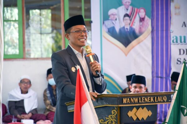 Pj Bupati Menghadiri Peringatan Maulid Nabi SAW di Lenek Baru