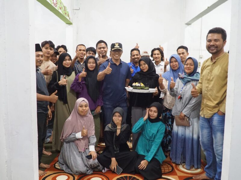 Penjabat Bupati Lotim Hadiri Pembukaan Gerai Camilan Montong Gading