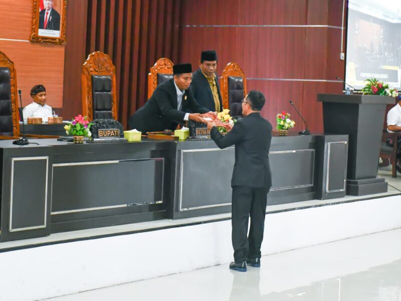 Rapat Paripurna lV Sidang Pertama di Rupatama Kantor DPRD Lotim