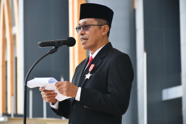 Pj Bupati Lotim sebagai Irup Peringatan Hari Pahlawan ke 78