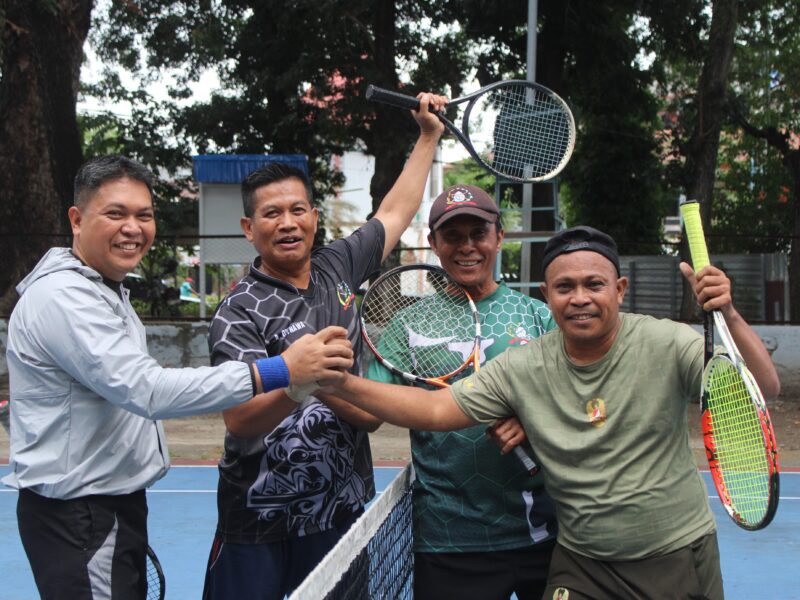 Kodim 1608/Bima Gelar Olah Raga Tenis Lapangan Ceria untuk Menjaga Kebugaran
