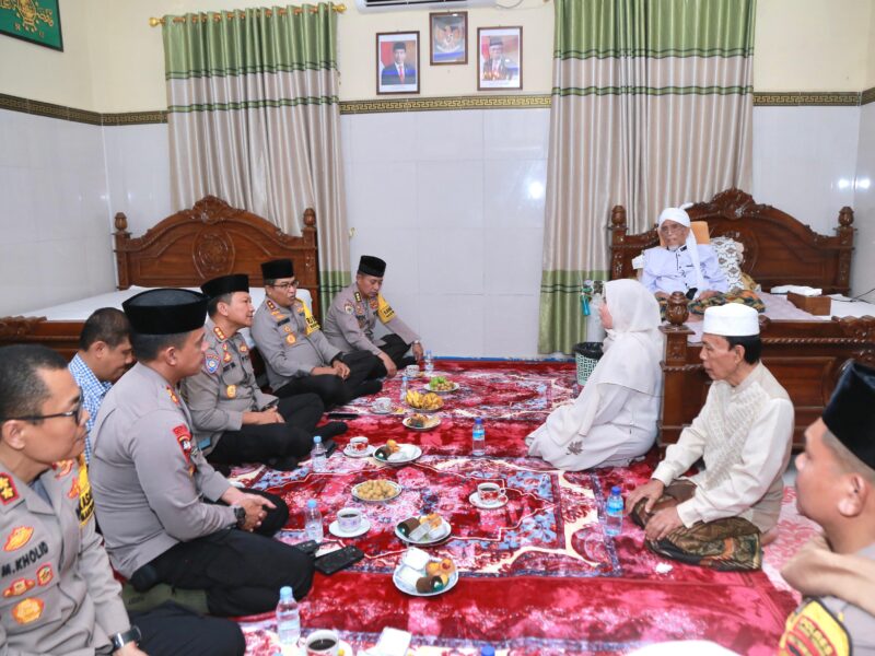 Kapolda NTB Kunjungi Pimpinan Ponpes Qamarul Huda Bagu