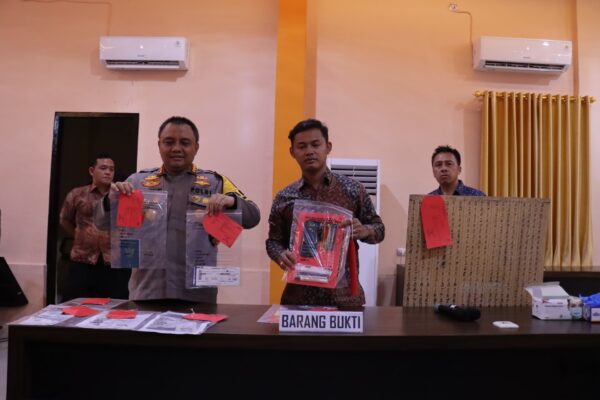 Konferensi Pers Ungkap Kasus TPPO dan Perjudian Dipimpin Kapolresta Mataram