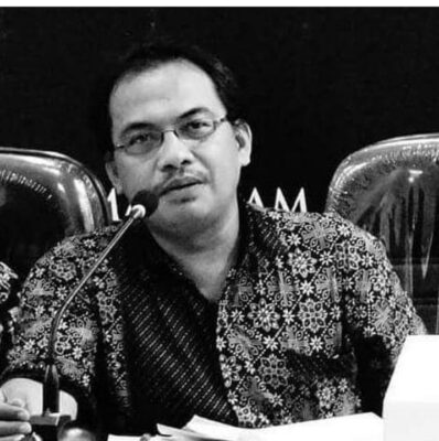 Teori Pelagaq Lekong Belah Habitud Orang Sasak Oleh: Prof. Dr. H. Nuriadi Sayip, M.Hum .