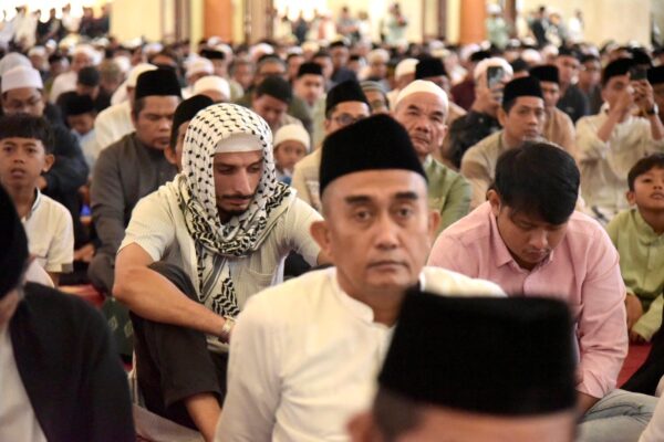 Gubernur dan Wakil Gubernur Shalat Ied di Islamic Center Secara Bersama