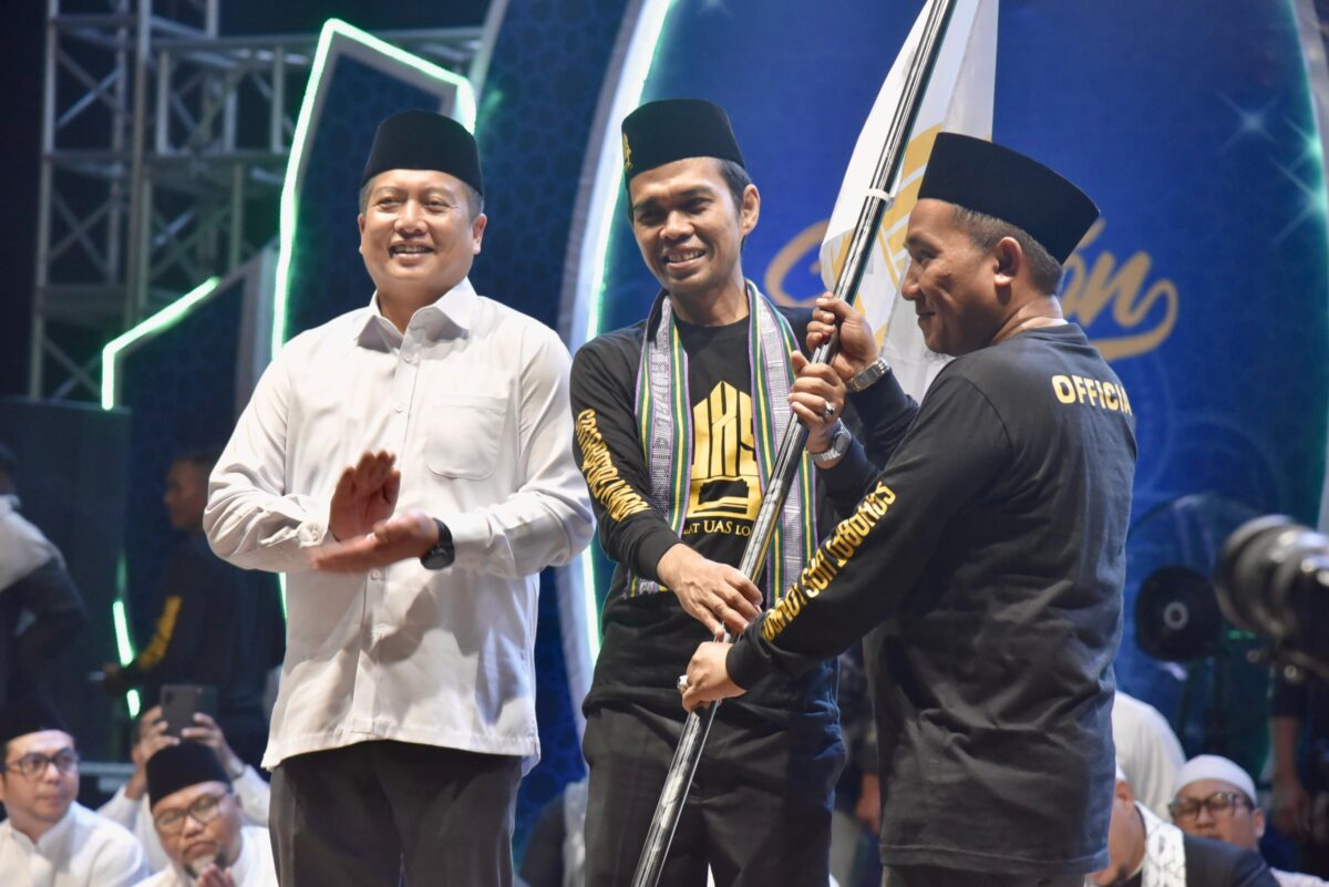 Ribuan Masyarakat NTB Hadiri Tabligh Akbar UAS di Mataram