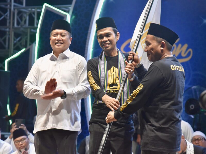 Ribuan Masyarakat NTB Hadiri Tabligh Akbar UAS di Mataram