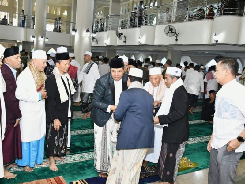 Sholat Idul Adha 1446 H di Lotim Berlangsung Khidmat, Presiden Prabowo Sumbang Sapi Kurban