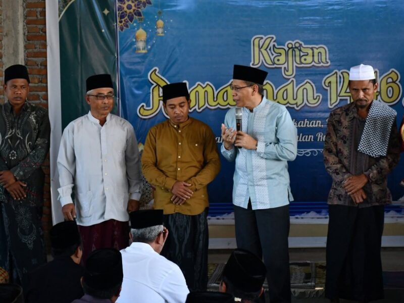 Wabup Lombok Timur Sholat Jumat dan Sampaikan Pesan Persatuan di Hari Raya Idul Adha 1446 H