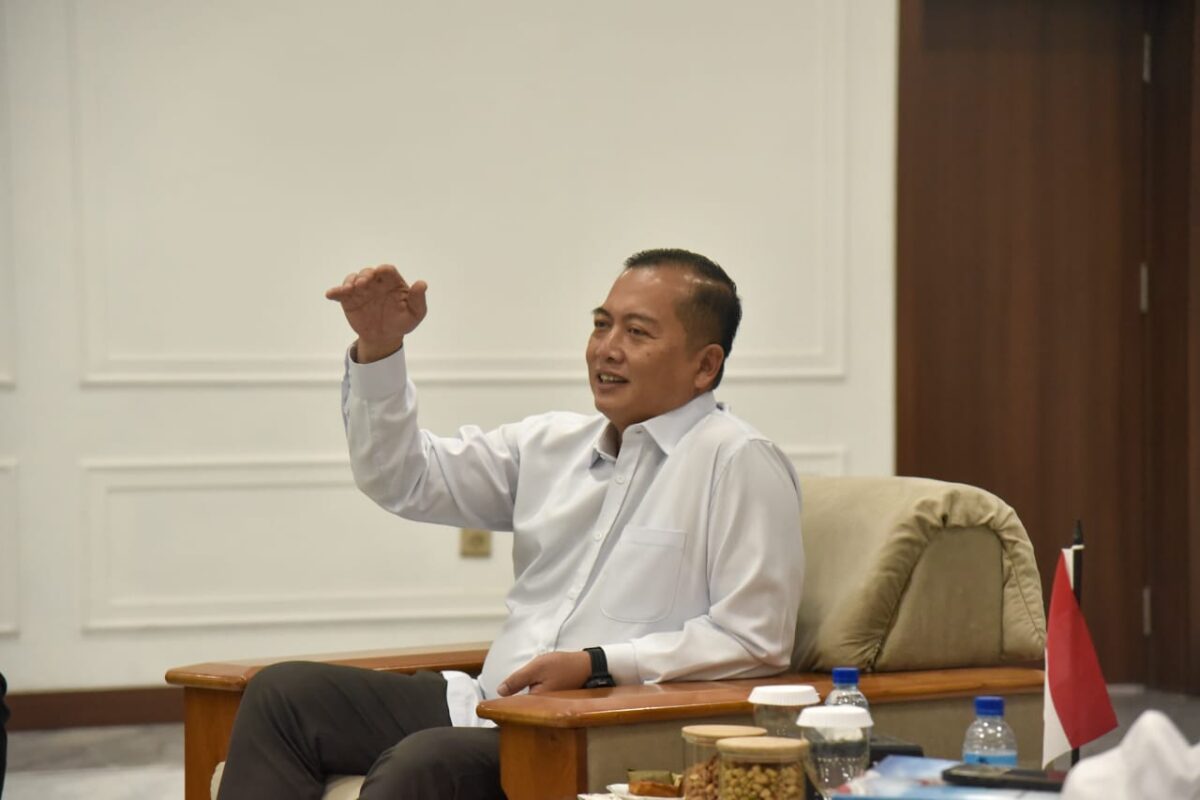 Gubernut Memerima Audensi PD PERMABUDHI Provinsi NTB