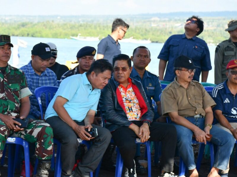 Bupati Apresiasi Semangat Panitia Festival Teluk Kayangan