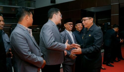 Pemkab Lombok Timur Sampaikan Raperda Tahun Jamak Pembangunan Jalan dan Gedung Serbaguna dalam Rapat Paripurna DPRD