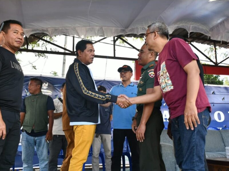 Bupati Lotim Janji Gelar Turnamen Sepak Bola Se-Pulau Lombok, Antusiasme Warga Jerowaru Jadi Inspirasi