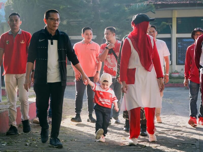 Pemerintah Kecamatan Selong Gelar Jalan Sehat dan Pasar Murah Memeriahkan HUT RI ke-80