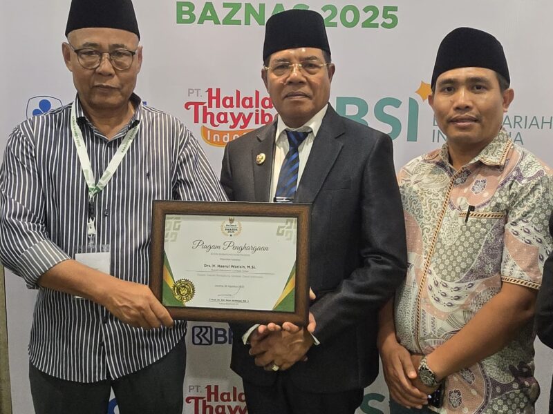 Bupati Lotim Raih Penghargaan Nasional Kepala Daerah Pendukung Gerakan Zakat Indonesia