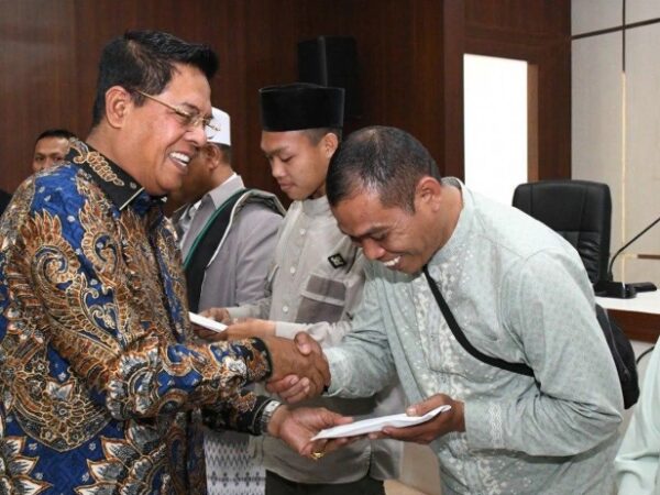 Baznas Lombok Timur Salurkan Bantuan Konsumtif untuk 99 LKSA