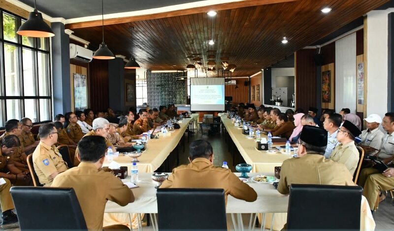 Pemkab Lotim Gelar Rakor Lengkap, Bupati Fokus Tekan Kemiskinan Ekstrem dan Jaga Ketersediaan LPG 3 Kg