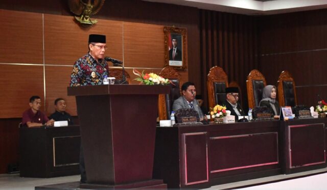 Wabup Lotim Tanggapi Pandangan Fraksi DPRD Terkait Raperda Perubahan APBD 2025