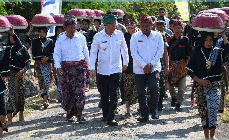 Wabup Lotim Hadiri Gawe Adat, Tegaskan Komitmen Jaga Kelestarian Air dan Lingkungan ‎