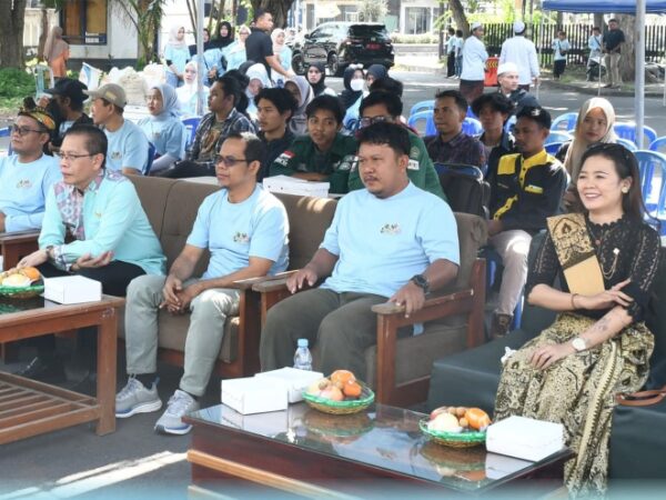 Kegiatan Tahunan Mahasiswa Universitas Hamzanwadi Libatkan Komunitas Seni dan UMKM Lokal