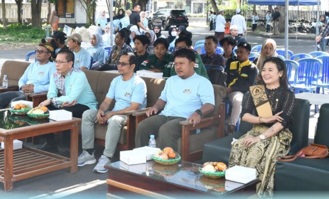 Kegiatan Tahunan Mahasiswa Universitas Hamzanwadi Libatkan Komunitas Seni dan UMKM Lokal