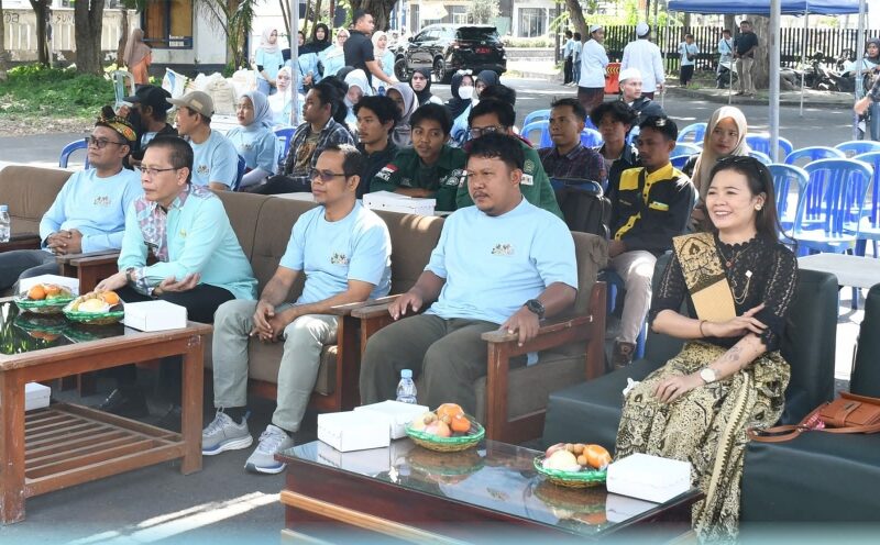 Kegiatan Tahunan Mahasiswa Universitas Hamzanwadi Libatkan Komunitas Seni dan UMKM Lokal