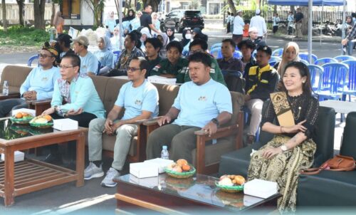 Kegiatan Tahunan Mahasiswa Universitas Hamzanwadi Libatkan Komunitas Seni dan UMKM Lokal
