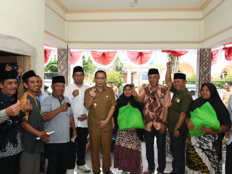 BAZNAS Lombok Timur Salurkan Bantuan untuk Korban Banjir di Desa Mamben Lauk