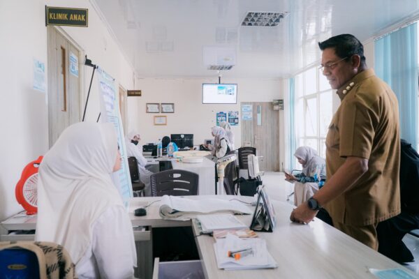 Pastikan Pelayanan Optimal, Bupati Lotim Tinjau RSUD, PT Selaparang Finansial, dan SMPN 2 Labuhan Haji