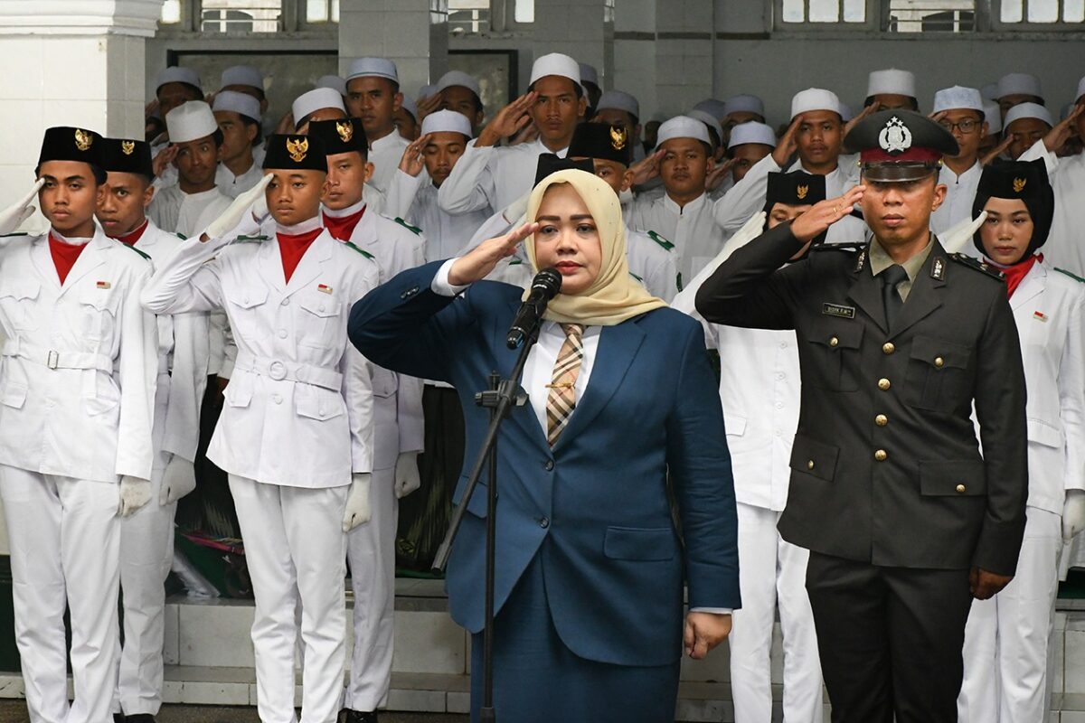 Wagub NTB dan Wabup Lotim Ziarah Ke Makam Pahlawan