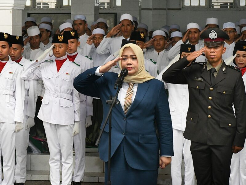 Wagub NTB dan Wabup Lotim Ziarah Ke Makam Pahlawan