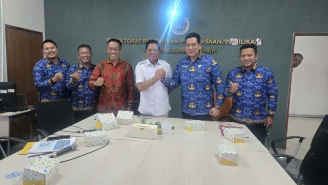 Bupati Lotim Desak Penertiban Lahan Mangkrak