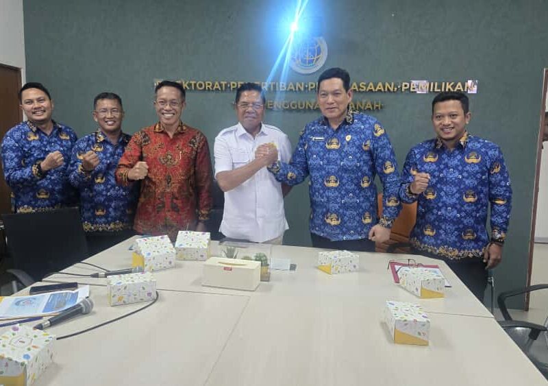 Bupati Lotim Desak Penertiban Lahan Mangkrak