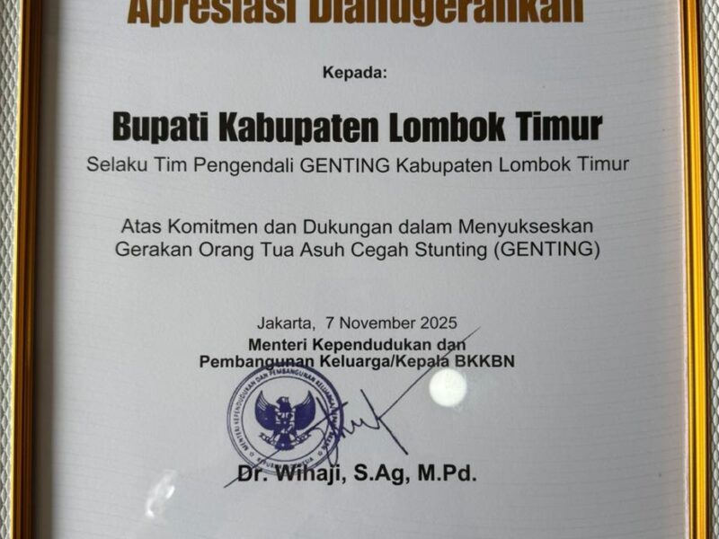 Bupati Lotim Terima Penghargaan Genting