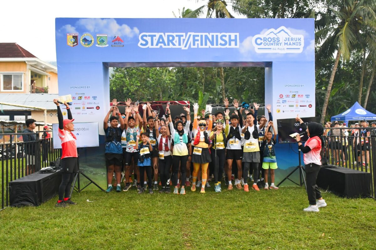 Wabup Lotim Lepas Ratusan Peserta Cross Country