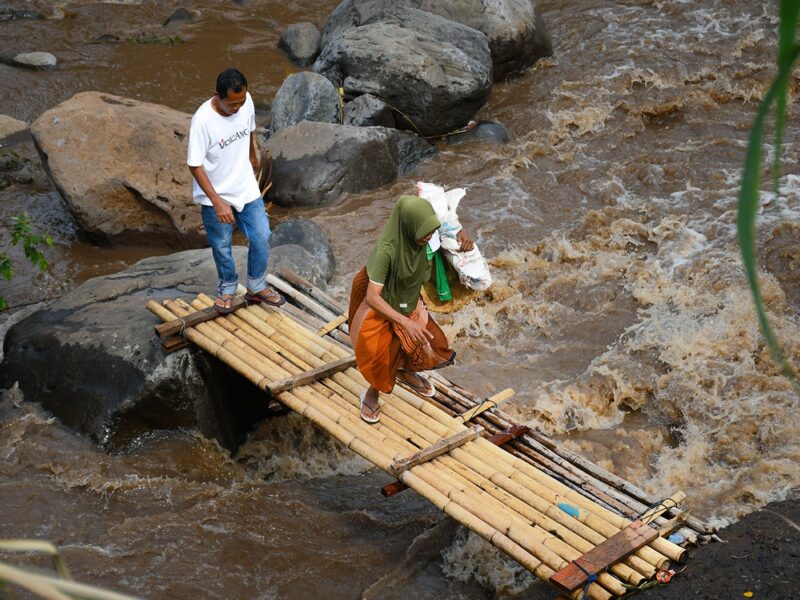 Bupati Lotim Pastikan Jembatan Darurat di Perigi Segera Terpasang, Nilai Proyek Capai Rp 800 Juta