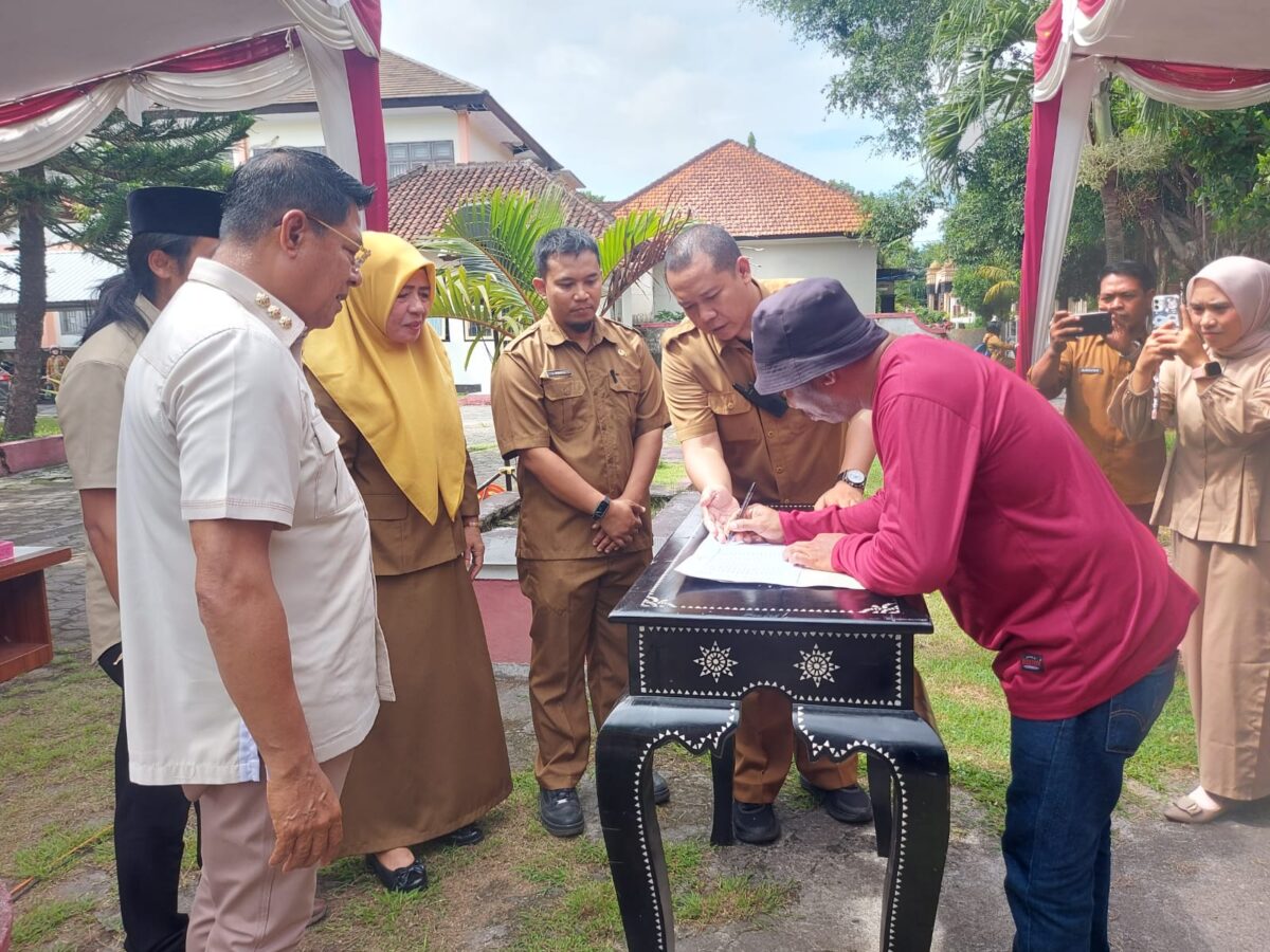 Bupati Lotim Luncurkan Bantuan Rp.20 Miliar untuk 31 Ribu UMKM