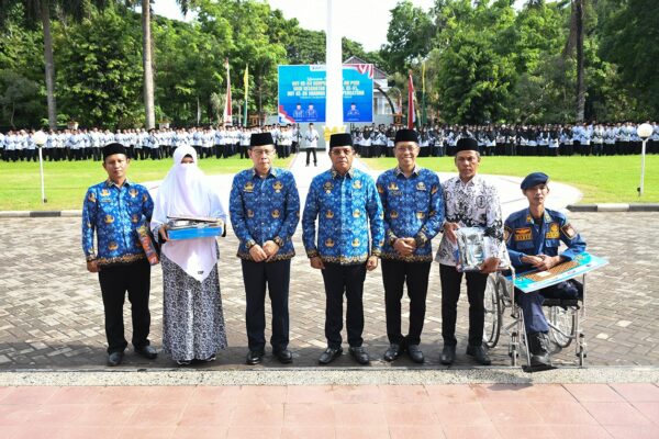 Pemkab Lotim Peringati Empat Hari Besar Sekaligus, Bupati Soroti Peran Guru dan Reformasi Birokrasi