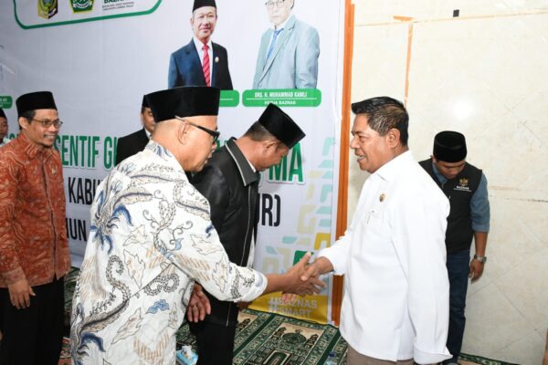 Pemda Lotim Salurkan Insentif Guru Kemenag, Harapan Meningkatkan Kesejahteraan Pendidik